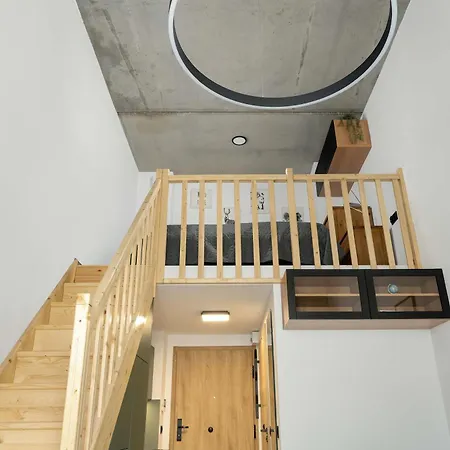 דירה Pet Friendly Cozy With Balcony In By Renters